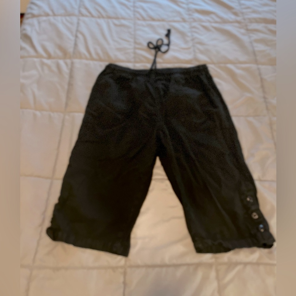 Black Cotton Capri Pamts